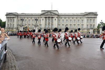 Iškilmingas britų karališkosios sargybos pasikeitimas prie Bakingemo rūmų 