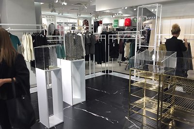 Madistų minia nusiaubė „H&M“ parduotuvę Vilniuje