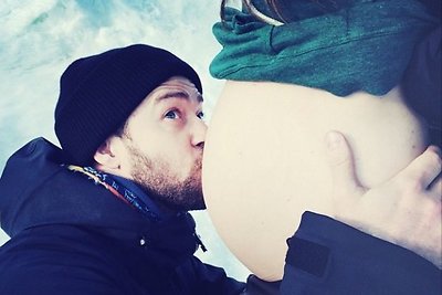 Justinas Timberlake'as ir Jessica Biel jausminga nuotrauka patvirtino, kad laukia pirmagimio