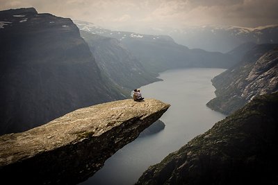 Haraldas Sixas savo merginai Hannai pasipiršo ant įspūdingiausios uolos Norvegijoje