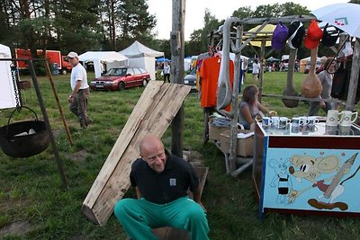 Žagarės vyšnių festivalio pramoga - karstas