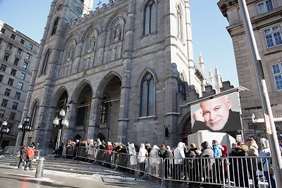 Rene Angelilio palaikai pašarvoti Monrealio Notre Dame bazilikoje