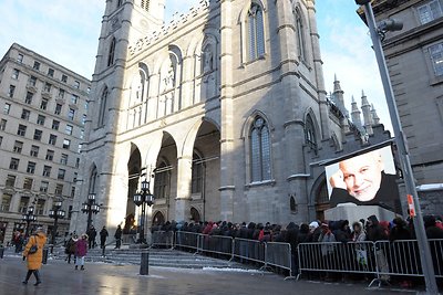 Rene Angelilio palaikai pašarvoti Monrealio Notre Dame bazilikoje