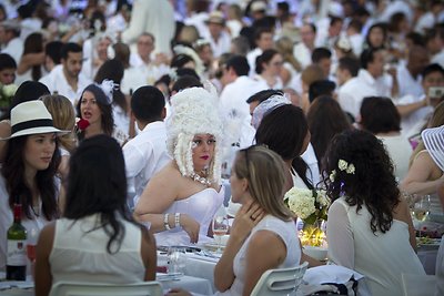 „Diner en Blanc“ – vakarienė baltai