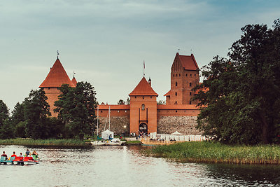 „Radistai Castle“ dalyviai šturmuoja Trakų pilį