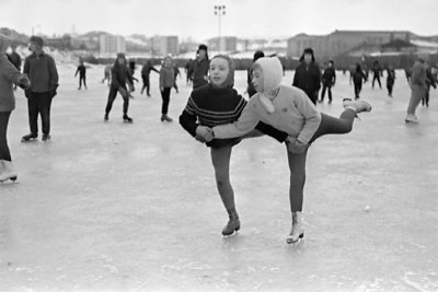 Jaunimo stadiono čiuožykloje Vilniuje, 1966 / Lietuvos centrinio valstybės archyvo nuotrauka