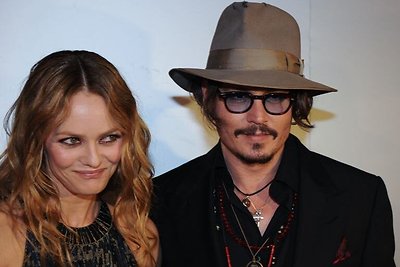 Oficialu: po keturiolikos metų bendro gyvenimo išsiskyrė Johnny Deppas ir Vanessa Paradis