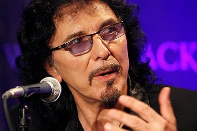 „Black Sabbath“ gitaristui Tony Iommi diagnozuotas limfmazgių vėžys