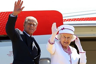 Didžiosios Britanijos karalienė Elizabeth II ir Edinburgo hercogas Philippe'as