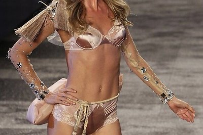 Brazilų spauda skelbia, kad supermodelis Gisele Bundchen laukiasi antrojo vaiko