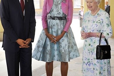 Karalienė Elizabeth II su JAV prezidentu Baracku Obama ir jo žmona Michelle