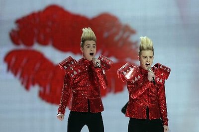 Broliai dvyniai iš Airijos „Jedward“ ketina darsyk išmėginti laimę „Eurovizijoje“