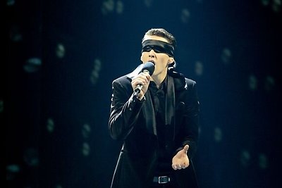Juodą Donato Montvydo akių raištį „Eurovizijoje“ puoš kristalai