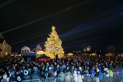 Kėdainių Kalėdų eglės įžiebimo akimirka