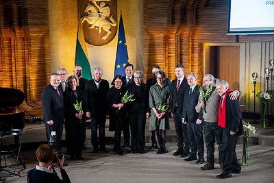 Daiva Šabasevičienė kartu su kitais Vyriausybės premijos laureatais