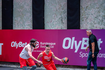 3x3 turnyre Europos legendos žaidė krepšinį su žinomais žmonėmis