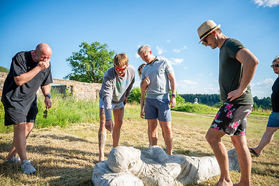 Šviesių žmonių parkelio skulptūros Antazavėje