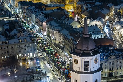 Ūkininkų protesto išvakarėse Gedimino prospekte išrikiuota žemės ūkio technika