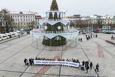 Akcija „Visos Vilniaus Eglės palaiko kalėdinę Vilniaus eglę“