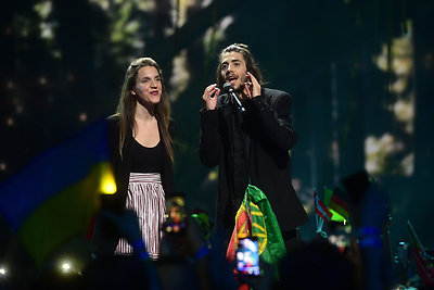 Luísa Sobral su broliu Salvadoru Sobraliu