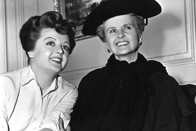 Angela Lansbury su mama Moyna MacGill