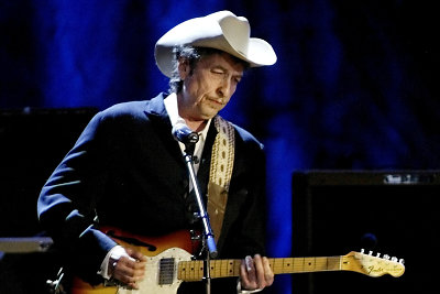 Bobas Dylanas kaltinamas išnaudojęs 12-metę mergaitę