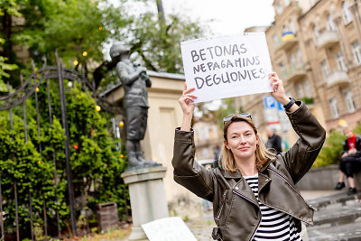 Protestas dėl medžių J.Basanavičiaus gatvėje