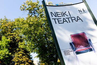 Reklamai „Neik į teatrą“ – kritikos banga: sureagavo ir pats Nacionalinis dramos teatras