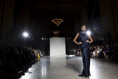 „Zac Posen“ 2016 m. pavasario-vasaros kolekcijos pristatymo momentas