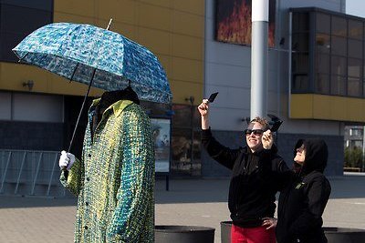 Tarp saulės užtemimo stebėtojų Vilniuje – begalvis