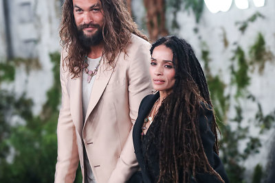 Skiriasi „Sostų karų“ žvaigždė Jasonas Momoa ir Lisa Bonet 