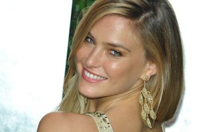 Manekenė Bar Refaeli užėmė pirmąją „Maxim Hot“ šimtuko vietą