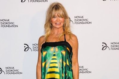 Goldie Hawn prakalbo apie motinystę: „Sūnus buvo prie mirties slenksčio“