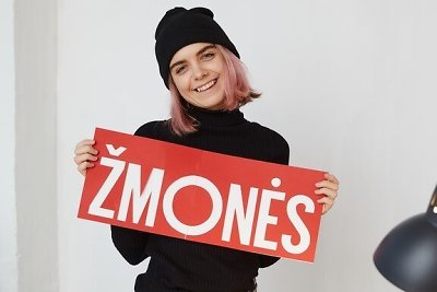 Menininkė Jolita Vaitkutė sukūrė žurnalo „Žmonės“ paskutinio 2020-ųjų numerio viršelį / Pauliaus Zaborskio nuotr.