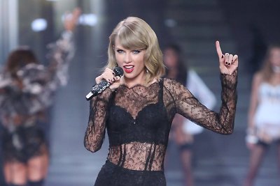 Dainininkė Taylor Swift antrąkart išrinkta „Billboard“ metų moterimi