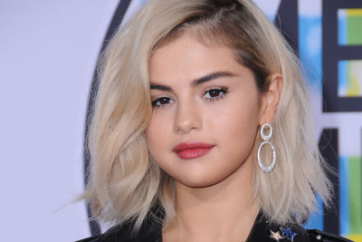 Selena Gomez tapo platinine blondine