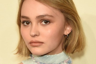 Johnny Deppo paauglė dukra Lily-Rose Depp dar nėra apsisprendusi dėl savo lytinės orientacijos