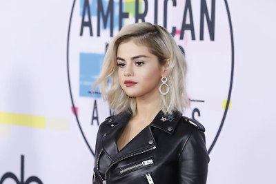 Selena Gomez tapo platinine blondine