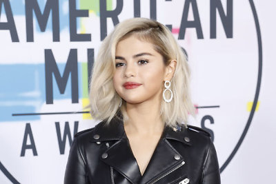 Selena Gomez tapo platinine blondine