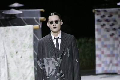 Thomo Browne'o 2016 m. pavasario-vasaros kolekcijos vyrams modelis