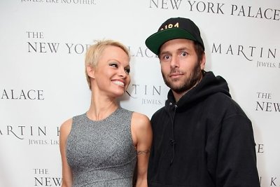 Pamela Anderson antrą kartą skiriasi su Ricku Salomonu