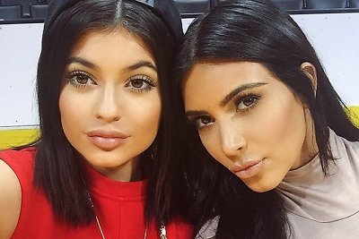 Kylie Jenner ir Kim Kardashian