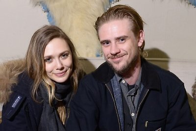 Aktorė Elizabeth Olsen nutraukė sužadėtuves su Boydu Holbrooku