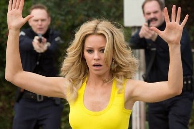 Elizabeth Banks komedijoje „Nors mirk iš gėdos“