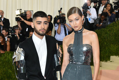 Audringas romanas: Gigi su dukrelės tėčiu Zaynu Maliku „Met Gala“ pokylyje 2016-aisiais