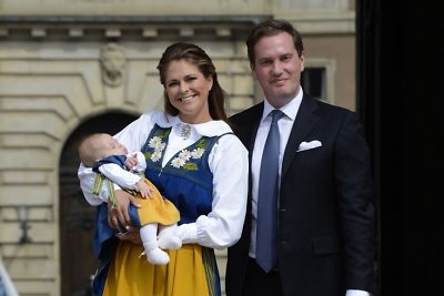 Švedijos princesė Madeleine ir Christopheris O'Neillas su dukra princese Leonore