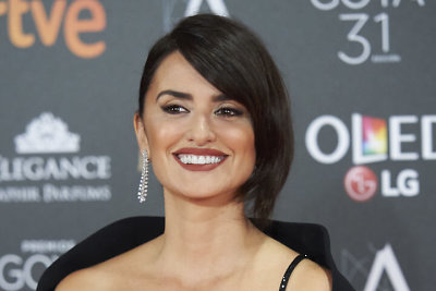 Aktorei Penelope Cruz kino šventėje ant raudonojo kilimo nebuvo lygių