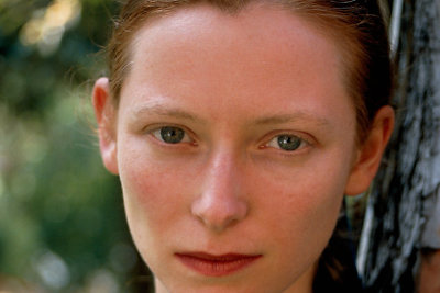 Trisdešimtmetė Tilda Swinton 1990-ųjų  Kanų kino festivalyje 