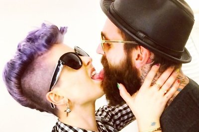 Nauja Kelly Osbourne meilė – barzdotas modelis Ricki Hallas