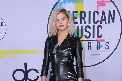 Selena Gomez tapo platinine blondine